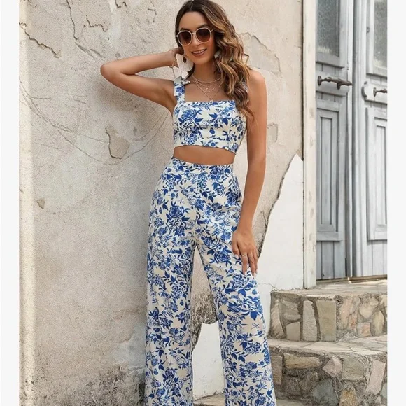 NWOT Floral Blue and White Women's Jumpsuit - Picture 3 of 7